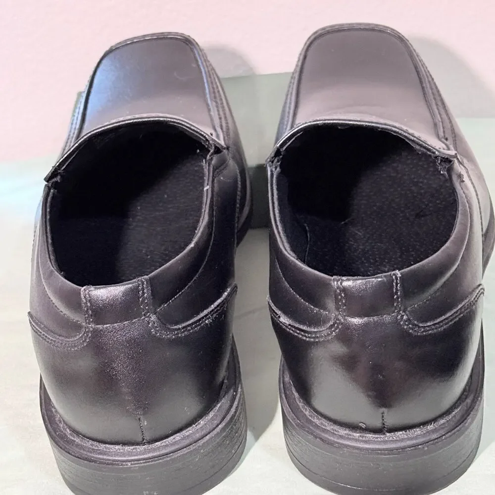 G H Bass & Co Alberta black leather slip-on loafers. Men’s 11.5 D